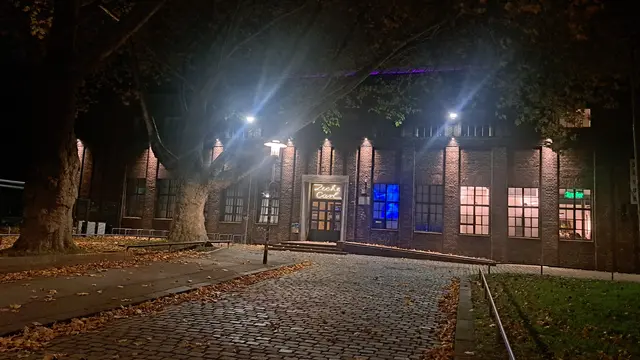 Die Zeche Carl , seit über 40 jahren aktiv als Soziokulturelles Zentrum in Altenessen. Für seine vielfältigen Aufgaben zur Kultur- und Gemeinwesenförderung im Essener Norden ist weiterhin viel städtische Unterstützung notwendig. | Foto: Walter Wandtke