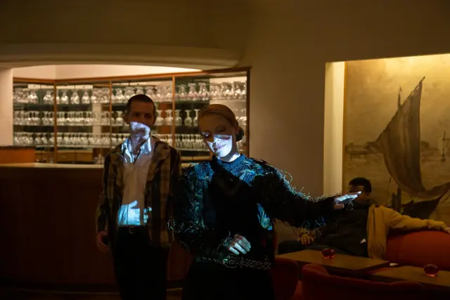 "Lebendige Stolpersteine" ist ein Projekt von Sapir Heller und ein theatraler Gang durch die jüdische Geschichte Essens, Szene mit Stefan Diekmann und Lene Dax. | Foto: Elsa Wehmeier