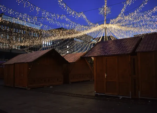 Weihnachtsmarktaufbau in der Essener Innenstadt | Foto: Stefanie Vollenberg