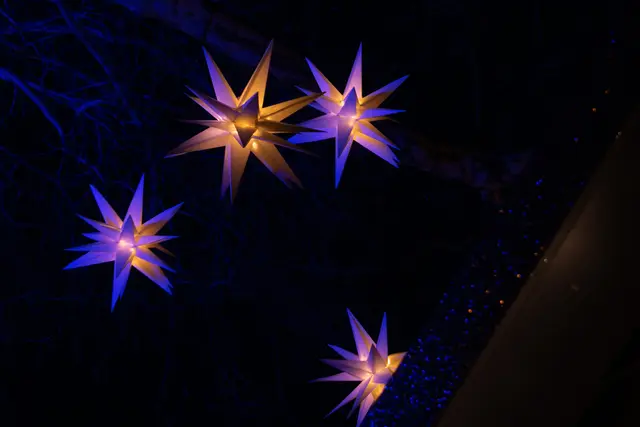 Weihnachtsdeko auf einem Kölner Weihnachtsmarkt | Foto: Stefanie Vollenberg