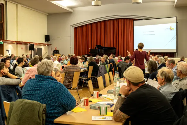 Lebhafte Debatte und wichtige Entscheidungen prägten die Synoden-Tagung im Gemeindezentrum Meiderich.
Foto: Rolf Schotsch
