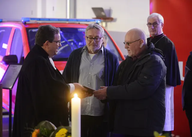 Hanno Lueg und Norbert Keltermann wurden aus der Notfallseelsorge verabschiedet. | Foto: Alexandra Roth/Kirchenkreis Essen