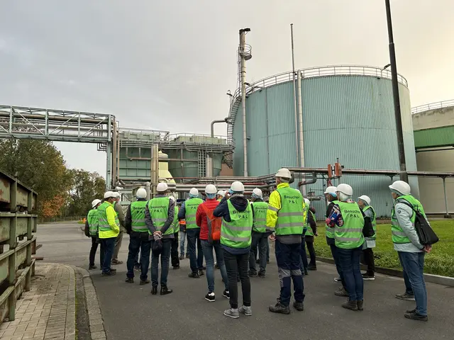 Die Betriebsbesichtigung bei Pfeifer &amp; Langen bot interessante Einblicke in die Zuckerproduktion. | Foto: vhs Wesel-Hamminkeln-Schermbeck