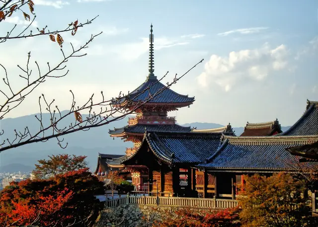 Kyomizu-dera: Abendstimmung an der alten Pagode  | Foto: c Margot Klütsch