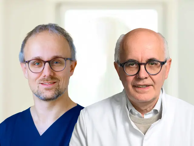 Leitender Oberarzt Dr. med. Christian Giesa (links) und Chefarzt Professor Dr. Santiago Ewig (rechts)