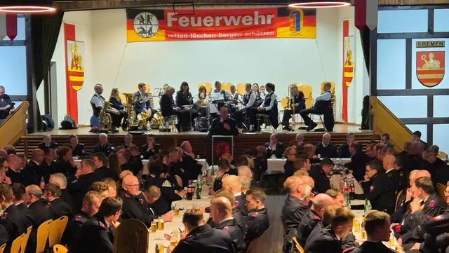 Jahresdienstbesprechung der Feuerwehr Ense in der Schützenhalle Ense-Bremen ( | Foto: Feuerwehr Ense)