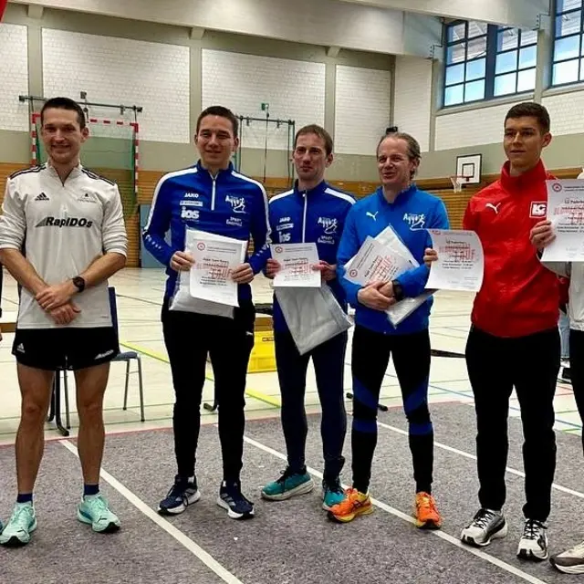 Dieses tolle Siegerehrungsfoto habe ich beim Ayyo Team Essen "entliehen"! Herzliche Glückwünsche euch allen und bis bald!!! 