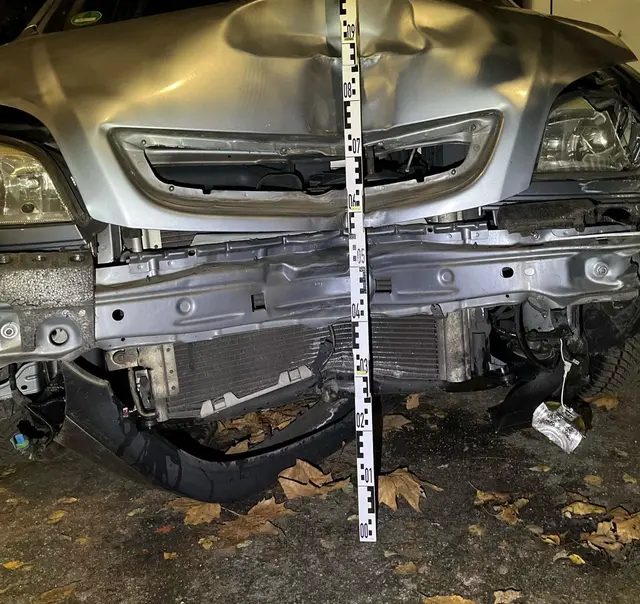 So sah das Auto aus, mit dem der mutmaßliche Unfallverursacher unterwegs war. | Foto: Polizei Gelsenkirchen