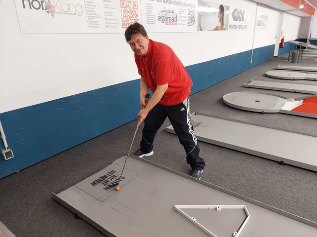 Patrick Knoll an den Pyramiden in Halver.