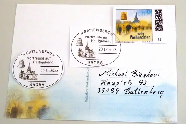 Sonderpostkarte mit dem Entwurf der Sonderbriefmarke und dem Sonderstempel für den 20.12.2025.