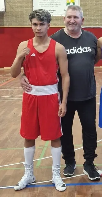 Von links: DBS'ler Jermaine Krause mit seinem bekannten
Trainer Dieter Weinand.