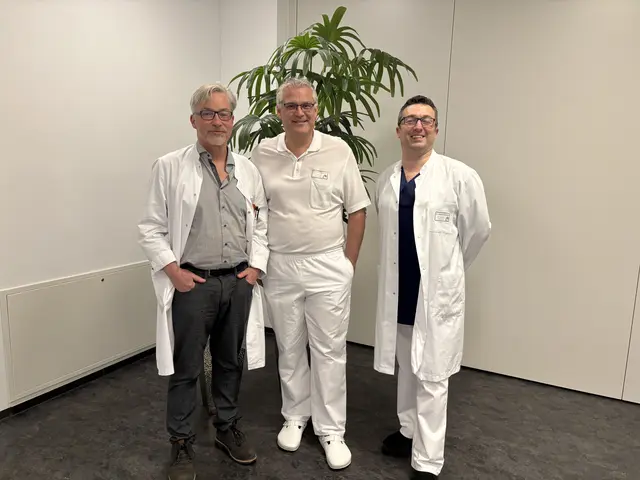 V.li: Oberarzt Dr. Cord Müller, Chefarzt Dr. Ali Halboos, Oberarzt Dr. Sebastian Manoleasa.