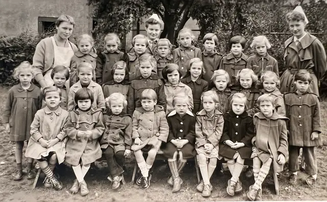 Ein Blick in die Gesichter der Kinder zeigt, wie "gut" es ihnen in der Kinderkur gefällt.  | Foto: Charlotte Thomale-Friesenhan