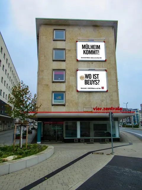 Treffen in der "vier.zentrale (Ringlokschuppen)  | Foto: Designer Klaus Wiesel