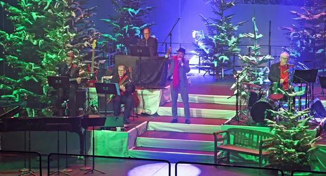 Weihnachtsshow im Parktheater Iserlohn: "Wild Wald Christmas" | Foto: Ulrich Rabenort