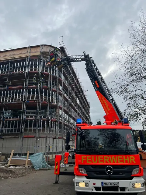 Arbeitsunfall in Mülheim-Saarn | Foto: Feuerwehr Mülheim an der Ruhr