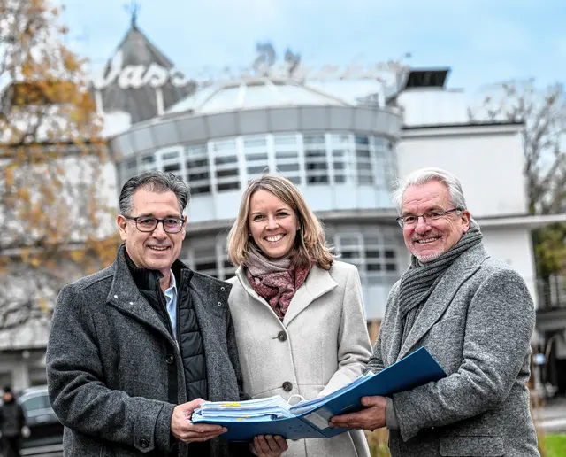v. l. Michael Birr (Geschäftsführer der MST), Alexandra Hanf (Vorsitzende des MST-Aufsichtsrates) und Marc Buchholz (Oberbürgermeister).
Foto: PR-Fotografie Köhring
