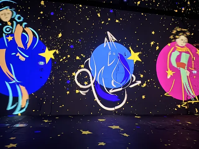 Die farbigen Illustrationen begeistern auch jüngere Zuschauer, die der Aussage des Buches noch nicht folgen können. | Foto: Andrea Rosenthal