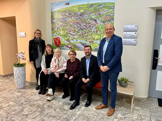 Von links: Dorothee Brune, Pia Bartos, Katharina Hedderich, Brigitte Schorn, Dimitrios Axourgos, Christian Struwe.
 | Foto: Foto: Stadt Schwerte / Ann-Kathrin Neumann