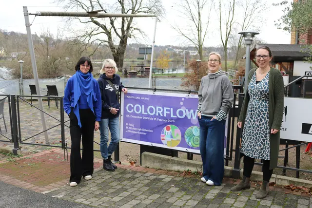 (V.l.n.r.) Die Künstlerinnen Jen Weissenbacher, Monika Stolarczyk-Salehian, Barbara Ring mit Sabine Rottschy von der Birschel-Mühle.