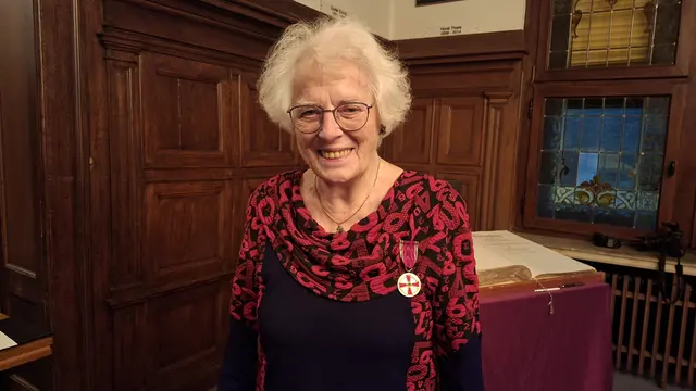 Rosemarie "Pujan" Lenz wurde für ihren Einsatz bei der Hospizbewegung Hilden e.V. geehrt. | Foto: Gerling