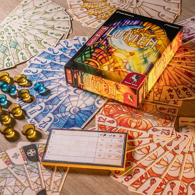 "Lumen" kommt mit hochwertigen, farbenfrohen Spielmaterial daher. Foto: Pegasus