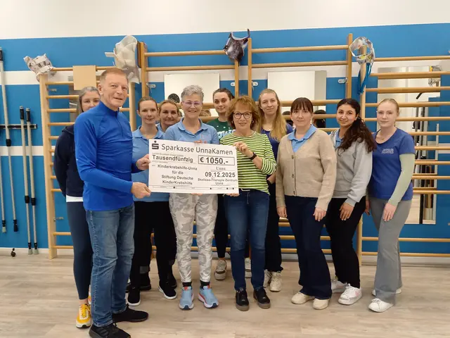 Auf dem Foto von links: Anne, Dieter Rebbert, Marion, Johanna, Bärbel Lemberger-Kalle, Corina, Monika Rebbert, Verena, Elena, Muna und Marie. Foto: Privat