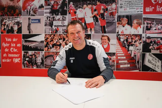 Trainer Uwe Koschinat hat seinen Vertrag bei RWE verlängert. | Foto: Rot-Weiss Essen