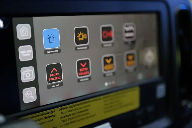 LZPD NRW: Touchscreen zur Bedienung der Polizeitechnik | Foto: Landesamt für Zentrale Polizeiliche Dienste NRW
