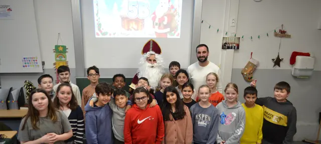 Gemeinschaft erleben: Der Nikolausbesuch ist seit über 15 Jahren feste Tradition an der Leibniz-GFesamtschule. | Foto: Thomas Facklam