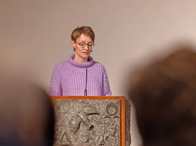 Haupt- und Ehrenamtliche der Ökumenischen Telefonseelsorge Essen sprachen Grußworte. | Foto: Kirchenkreis Essen/Achim Pohl