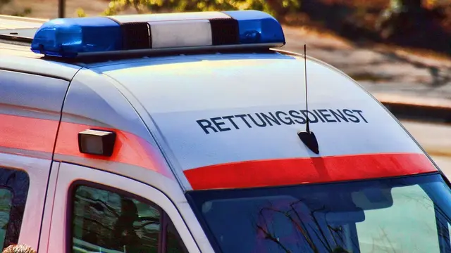 Viele Kommunen berichten übereinstimmend, dass Fehlfahrten – also Einsätze ohne anschließenden Transport ins Krankenhaus – bis zu etwa ein Viertel aller Rettungswageneinsätze ausmachen. (Quelle: Focus.de)
Bild von Ingo Kramarek auf Pixabay