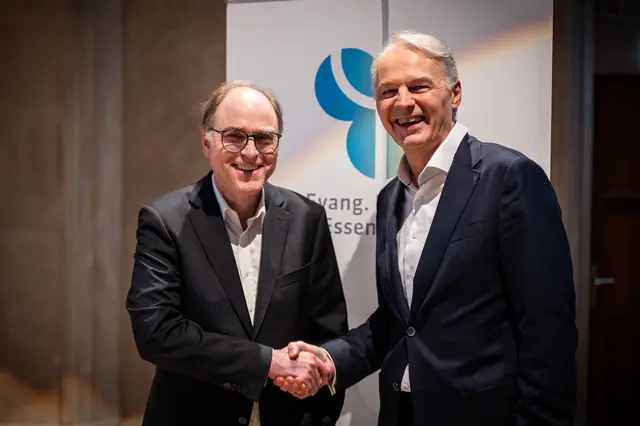 Dr. Rüdiger Meinhold-Heerlein (l.) folgt auf Prof. Andreas Scheider. | Foto: KEM