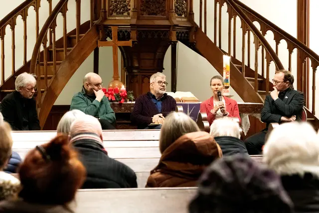Dieses Foro und die weiteren Bilder wurden bei der Laboratoriums-Veranstaltung in der Marxloher Kreuzeskirche aufgenommen.
Foto: Bartosz Galus