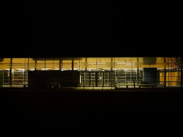 Beispiel Sporthalle (c) pixabay.com_de_users_hans-2 