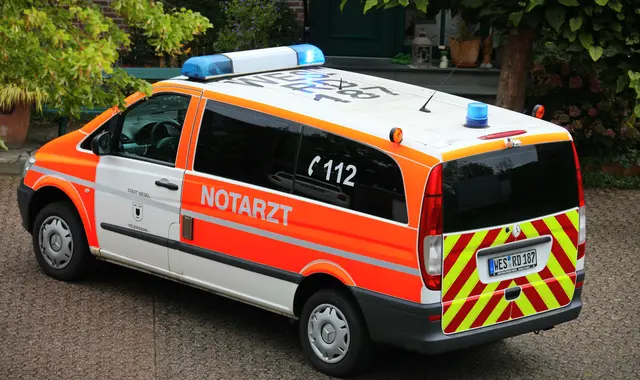 Bild Schepers Text Polizei Wesel  / Schwerer Verkehrsunfall mit einer verstorbenen Person