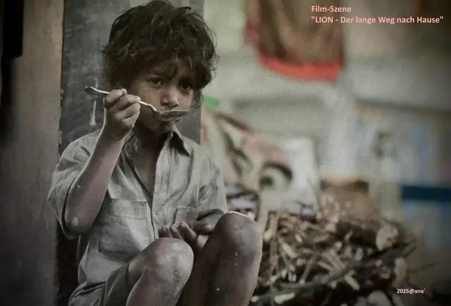 Saroo hat Hunger... 
er ahmt einen Suppe-löffelnden Mann in einem Restaurant nach... stellt sich vor, auch er würde eine wärmende Suppe löffeln ....

