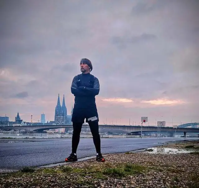 Foto: Foto: 1.Foto: Oliver Schaper, 2. Fotos: Daniel Elke, weitere Fotos Pater Tobias Breer