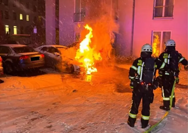 PKW-Brand an der Ruhrstraße | Foto: Feuerwehr Mülheim an der Ruhr