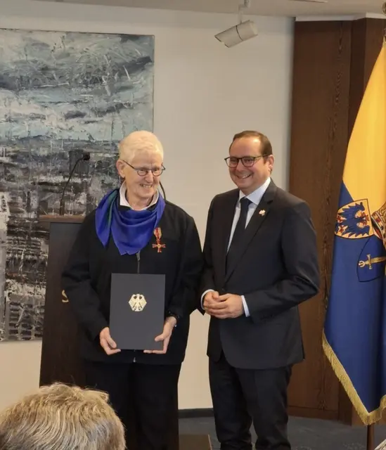 Verleihung Bundesverdienstkreuz | Foto: P.Brenzek / Müller