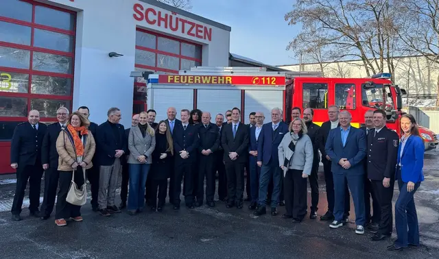 Neujahrsempfang - Gruppenbild mit Präsidium, Kreisbrandmeister und Ehrengäste | Foto: Kreisfeuerwehrverband Ennepe-Ruhr e.V.