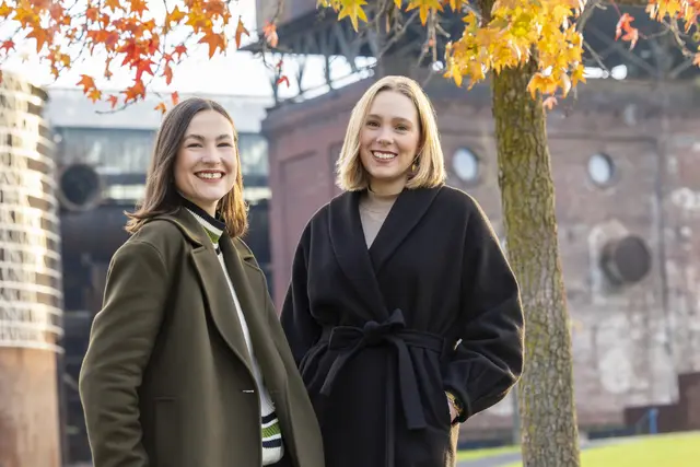 Julia Wittmann (li.), Leiterin des Stadtmarketings bei Bochum Marketing, und Inga Wiesen, Projektleiterin des Bochum-Fonds. | Foto: Bochum Marketing, Sascha Kreklau