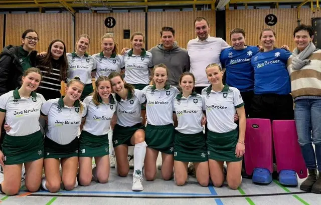 Die Hockeyspielerinnen des HTC Uhlenhorst bleiben in der Halle erstklassig. | Foto: HTC Uhlenhorst Mülheim