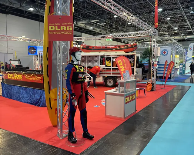 Messestand der DLRG auf der Messe Boot 2026 | Foto: Sven Kattelans