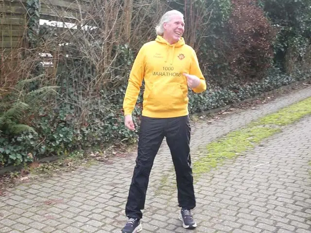 Peer hat ein neues Shirt. Damit kann man angeben. :-)