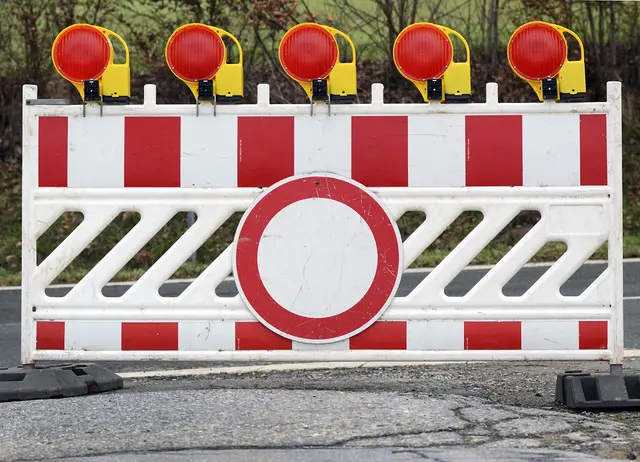Der Straßenausbau Theodor-Hürth-Straße führt zu Sperrungen am Obsthof. Foto: Thomas Weinstock