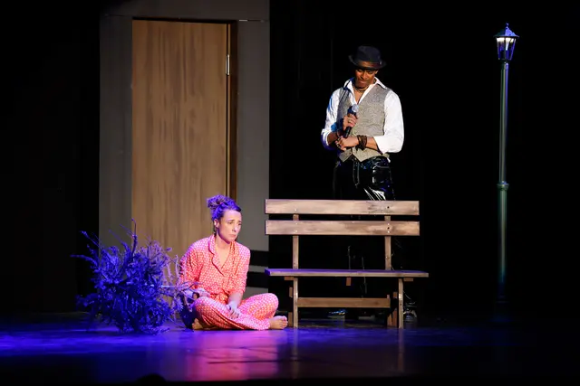 Hauptakteurin Johanna Wagner und Sänger Reginald Holden Jennings. | Foto: Mondpalast