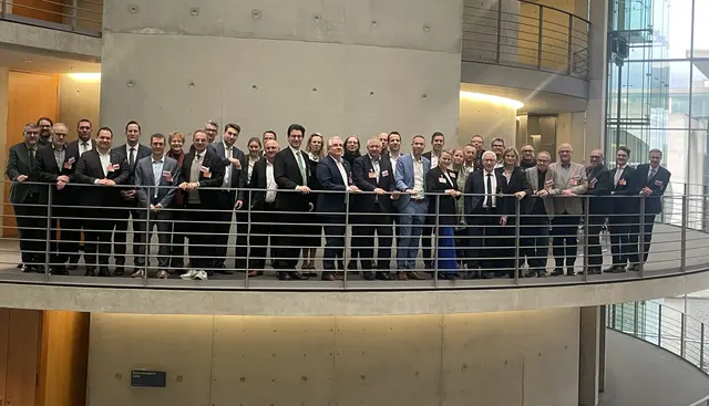 40 Oberbürgermeister und Landrätinnen und weitere Vertreter sprachen in Berlin für  das Aktionsbündnis "Für die Würde unserer Städte". Foto: Für die Würde unserer Städte