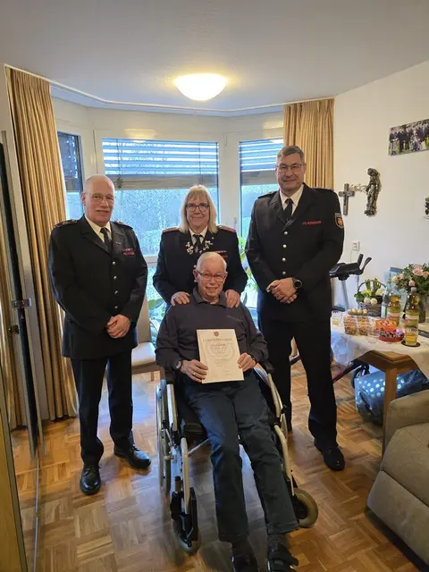 Manfred Mülders, Rosa Grundmann, Hans van Offern und Ralf Benkel. | Foto: Feuerwehr Kleve