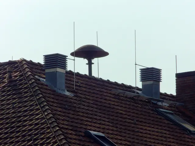 Bevölkerungsschutz-Sirene auf Gebäudedach Feuerwehr Wesel | Foto: Siegmund Walter, 06.09.2024, 10:33 Uhr